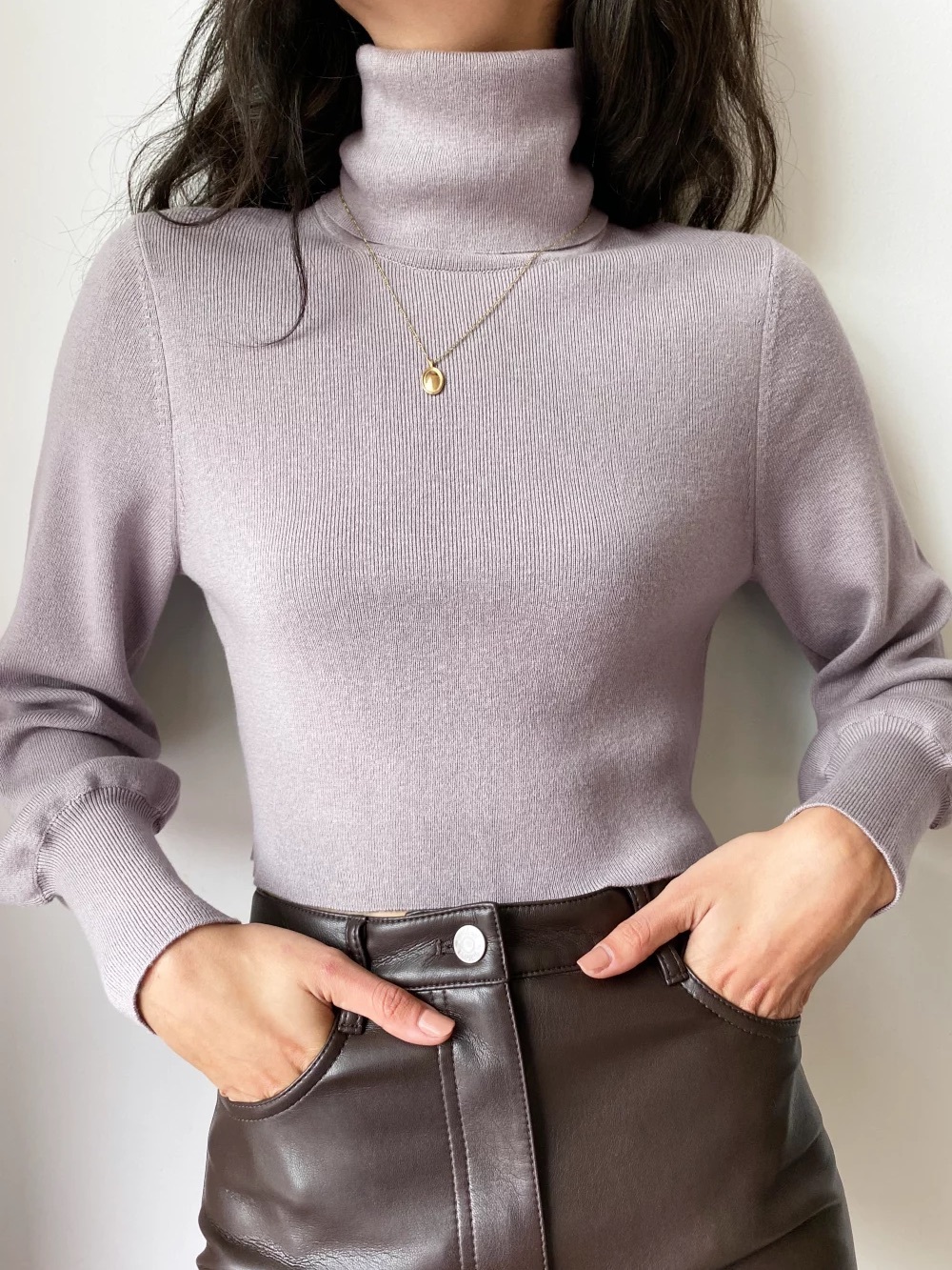Aritzia Wilfred Rebecca Wool Cotton Cropped Knit Turtleneck Sweater in Scarab - Picture 2 of 12